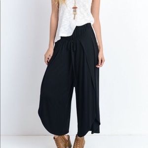 Black goucho pants